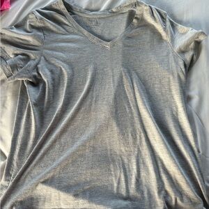 Time and Tru Women's Gray V-Neck Short Sleeve Tee